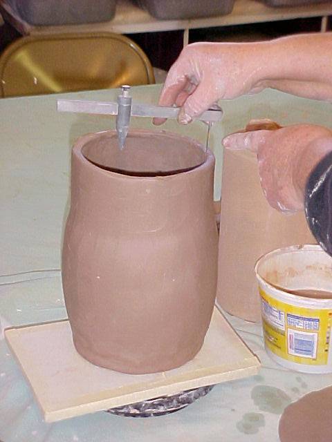 Measuring the size of the top